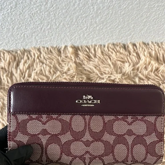 Auth COACH Long Zip Around Wallet in Signature Canvas - Picture 16 of 16
